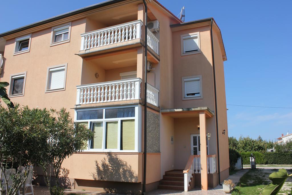 Apartments Dubravka メドゥリン エクステリア 写真
